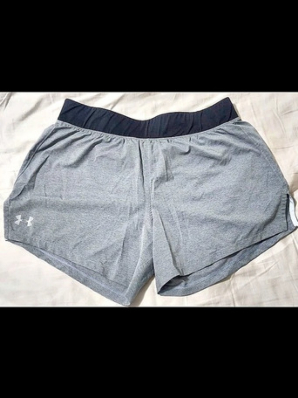 Under Armour Loose Heatgear Shorts LARGE